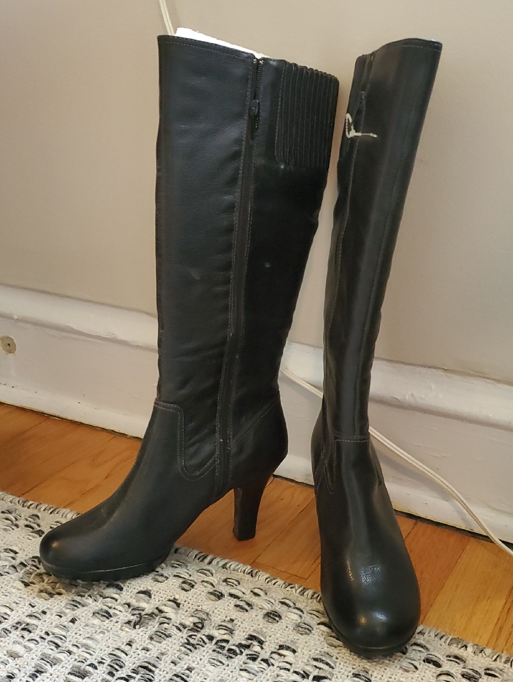 Sofft Black Leather Knee-High Heeled Boots - Picture 2 of 10